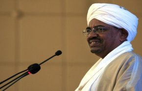 البشير يفوض صلاحياته الحزبية لنائبه والاحتجاجات تتواصل