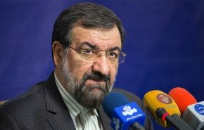  رضائي يحذر البحرية الأميركية من الاقتراب من الزوارق التابعة للحرس الثوري