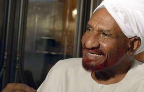 الصادق المهدي يدعو عمر البشير للتنحي