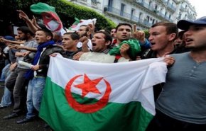 المعارضة الجزائرية تدعو الجيش لحماية 'مطالب الشعب'