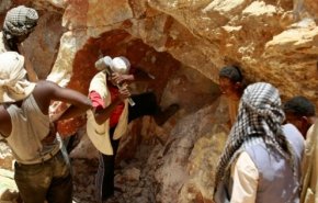 منجم ذهب تحول الى مقبرة لعماله بعد الإنهيار