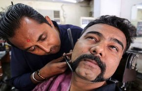هكذا فتن شارب الطيار 