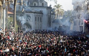 في يوم المرأة العالمي .. المرأة الجزائرية الى الشارع!