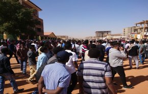طلاب جامعة السودان العالمية يعتصمون احتجاجا على الوضع القائم