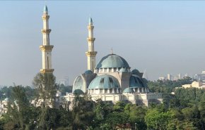 عشر سنوات سجن لماليزي بتهمة سب الإسلام وإهانة النبي الكريم
