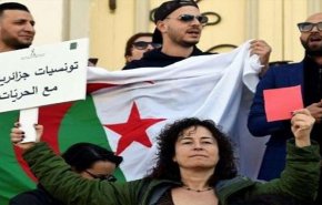 مظاهرة في تونس ضد ترشح بوتفليقة لولاية خامسة!
