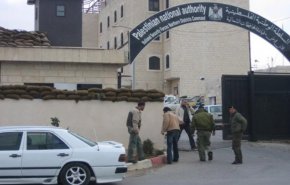 أمير سعودي في مناطق السلطة الفلسطينية واشتعال الجدل