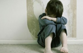 بينهم شرطي، 3 يغتصبون طفلا سوريا بالكويت بعد خطفه