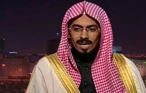 مفتي قناة روتانا طالب ثانوي.. وسم يحرج فضائية سعودية