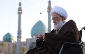 الشيخ قاسم يزور مسجد جمكران في قم المقدسة