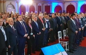 بالفيديو.. تصرف عجيب من الوفد اللبناني في مؤتمر 'المحامين العرب' بسبب سوريا!
