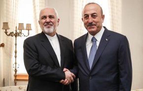  ظريف يلتقي نظيره التركي في اسطنبول