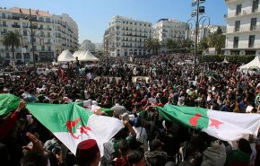 بالفيديو.. الأغلبية الصامتة ترفع شعار 
