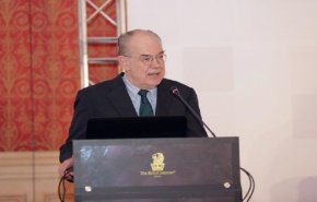 مفكر اميركي: السعودية هي مصدر الارهاب لا ايران