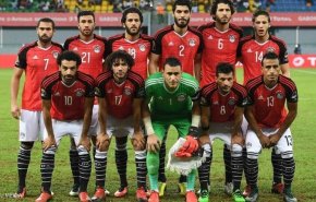 قميص الفراعنة 'ظهر' في الملعب والجدل يشتعل مجددا