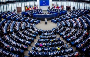 البرلمان الأوروبي يحذر من حرب أهلية في ليبيا