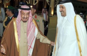 هل التقى سلمان بتميم في مطار تونس؟