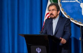طهران تعلق على بيان القمة العربية 