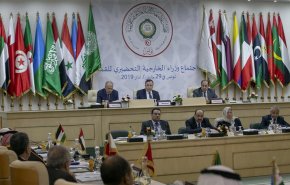 عطوان: مسلسل القمم العربية الهزلي و 'ظاهرة' الضرب بالصحون والتلاسن