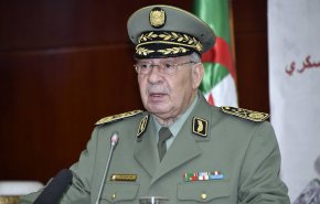 وزارة الدفاع الجزائرية تنفى إقالة رئيس الأركان قايد صالح