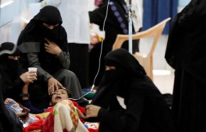 شاهد عوائل يمنية تواجه الموت..ومأساة تحل بطبيب كان يعالج مرضى الكوليرا