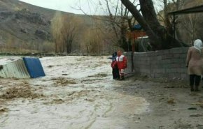 بالفيديو.. مواکب‌ عراقية تصل ايران لإغاثة منكوبي السيول