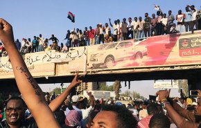 تلفزيون السودان يبث موسيقى عسكرية ويعلن بيانا هاما للجيش