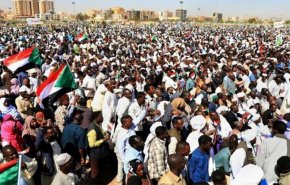  اليوم الثاني للإطاحة بالبشير بين الترقب والاجراءات 