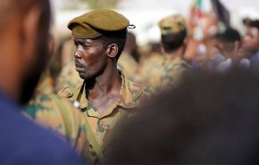 أول قرار من المجلس العسكري الانتقالي في السودان

