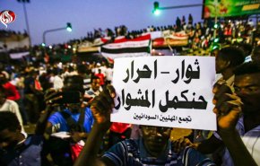 شاهد بالفيديو: الشارع السوداني بعد تنحي ابن عوف 