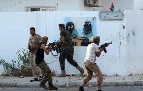 الجيش الليبي يتهم قوات الوفاق باستخدام العائلات دروعا بشرية