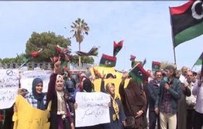 شاهد..تظاهرات شعبية بليبيا ضد تدخل السعودية والإمارات ومصر وفرنسا
