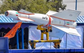 بالفیديو.... ايران تعرض أحدث الطائرات المسیرة لقوات الجیش