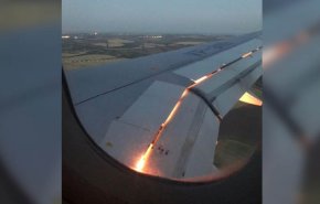 اشتعال النار بمحرك بوينغ 737.. وفيديو يوثق 