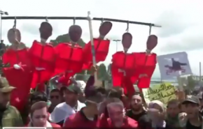 في ظل تمسك الشعب برحيل كل رموز النظام.. الجزائر الى أين؟