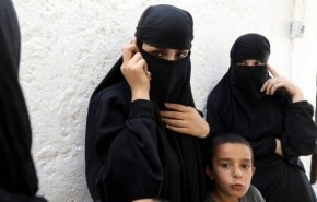 المانية تتزوج داعشيين وتعود بأطفالها الثلاثة الى هامبورغ!