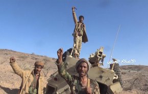 شاهد بالفيديو استهداف تبة السلطان بقذائف مدفعية بنجران