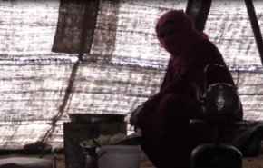 سوريون فروا من مخيم الموت.. شاهد ماذا حلّ بهم؟