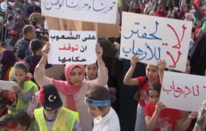 مدنيون يستغيثون تحت نيران معارك الشد والجذب بطرابلس