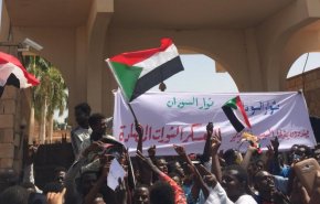 السودانيون للسيسي: إنت حدودك بس أسوان
