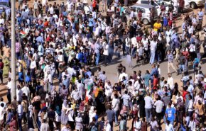 اتفاق في السودان يقضي بتأجيل 'مليونية الشريعة'
