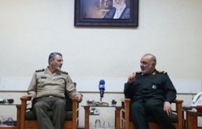 اللواء سلامي: الجيش والحرس يعملان جنبا الى جنب لتحقيق هدف واحد