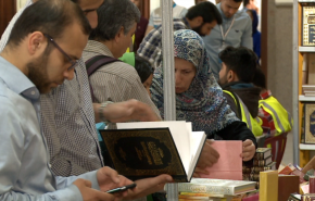 شاهد... عرس دولي للكتاب في طهران