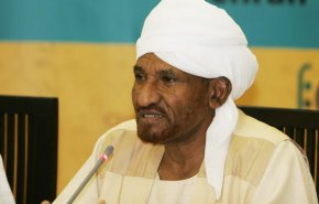 الصادق المهدي: المجلس العسكري أبدى استعداده لتسليم السلطة للمدنيين