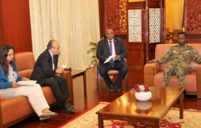 المجلس العسكري في السودان يلتقي مبعوث الاتحاد الأوروبي
