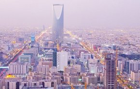 ناشط يكشف فساد امراء آل سعود في الفنادق