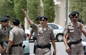 السعودية تؤجل محاكمة 15 معتقلاً في سجونها