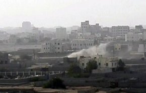 استشهاد طفل وإصابة أخر بقصف مدفعي على أحياء الحديدة