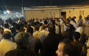 السيد الصدر يدعو أنصاره الى ترك الاعتصام والتظاهر