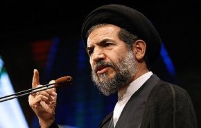 خطيب جمعة طهران: ينبغي توظيف الشبان الاكفاء والثوريين لايجاد حلول لمشاكل البلاد
